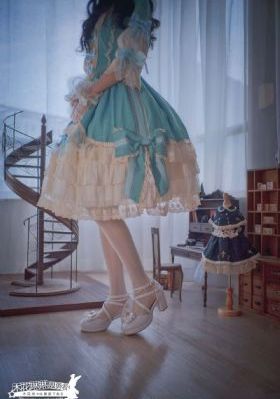 女大学生的沙龙室3_DVD高清在线观看